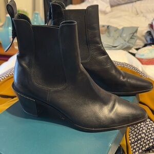 Frame black leather booties size 42